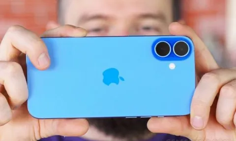 Giá iPhone 16 Plus giảm mạnh đón Tết Nguyên Đán, màn to pin trâu như iPhone 16 Pro Max đe nẹt Galaxy S24 Ultra