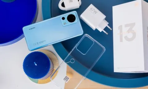 Nàng thơ Xiaomi 13 Lite rẻ như cho tháng 1, át vía Galaxy A55 5G, màn cong đẹp như Galaxy S23 Ultra