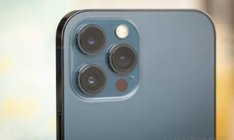 iPhone 12 Pro Max lao dốc tháng 1, rẻ kỷ lục chỉ 10 triệu, có một điểm được chuộng hơn cả iPhone 16