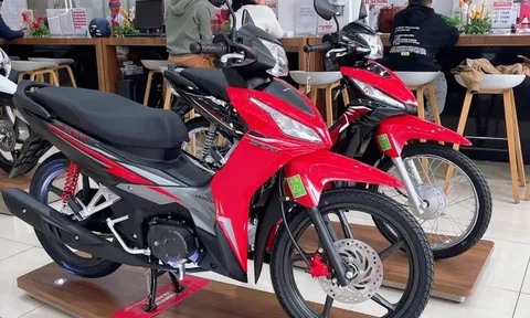 Giá xe Honda Wave RSX FI 2025 giữa tháng 1/2025 giảm sập sàn, rẻ lấn át cả Wave Alpha và Future