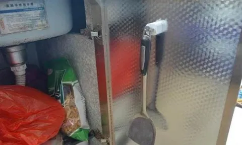 Đừng vứt bỏ bộ sạc điện thoại di động cũ của bạn, thật thông minh khi để nó trong bếp, nó sẽ giúp bạn tiết kiệm hàng trăm đô la mỗi năm