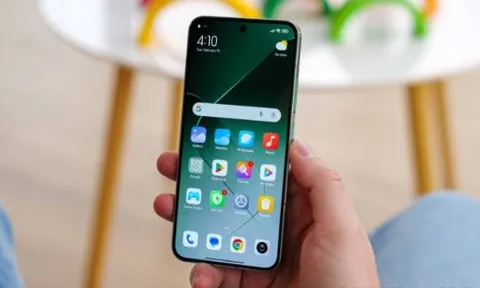 Xiaomi 14 giảm hấp dẫn cận Tết, iPhone 16 đứng cạnh cũng lép vế, hạ knock-out Galaxy S24 5G