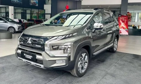 Giá lăn bánh Mitsubishi Xpander Cross giữa tháng 1/2025: Tưng bừng ưu đãi, đã rẻ còn có quà