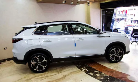 SUV công suất 245 mã lực, tiết kiệm xăng ấn tượng, giá hơn 1 tỷ đồng, so kè cùng Toyota Fortuner