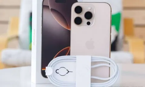 iPhone 16 Pro giảm mạnh gần Tết bản 128GB rẻ bèo, ngang cơ iPhone 16 Pro Max át vía Galaxy S24 Ultra