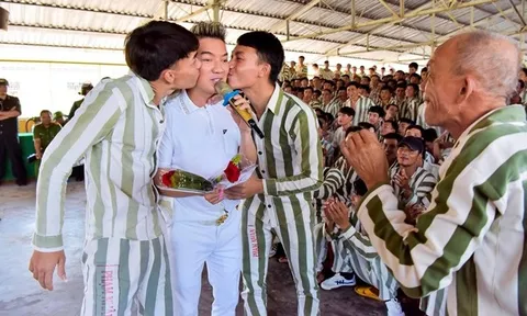 Đàm Vĩnh Hưng tiếc nuối khi không thể làm việc này trong thời gian bị cấm diễn, hứa năm sau làm lại