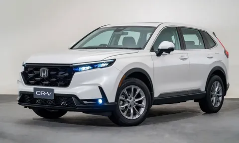 Giá bán ngang xe hạng D, Honda CR-V vẫn bán chạy hơn đối thủ