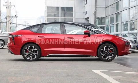 Xe sedan cùng phân khúc với Kia K3, công suất 231 mã lực, giá 425 triệu đồng