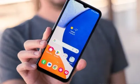 Đây là vua Android một thời, cận Tết còn chưa đầy 3 triệu, màn to 90Hz hơn iPhone 16, camera 50MP