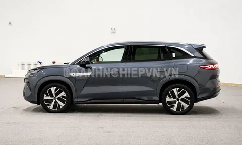 Hãng xe vừa vào Việt Nam giới thiệu SUV công suất 789 mã lực, nội thất tiện nghi, giá gần 1 tỷ đồng