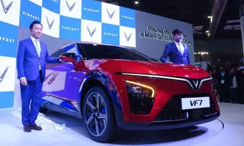 VinFast chính thức ra mắt thương hiệu tại Ấn Độ, giới thiệu VF 6 và VF 7