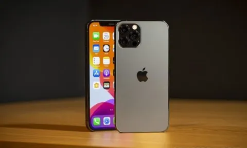 Nhiều shop hạ sập sàn siêu phẩm iPhone 12 Pro, trang bị xịn sò, camera siêu khủng ăn đứt iPhone 16