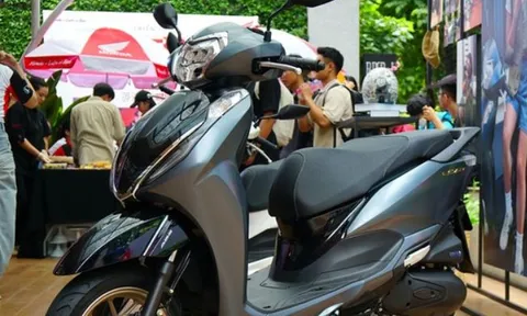Giá xe Honda LEAD 2025 tháng giữa 1/2025 rẻ ngỡ ngàng, khách Việt săn đón hơn Vision và SH Mode