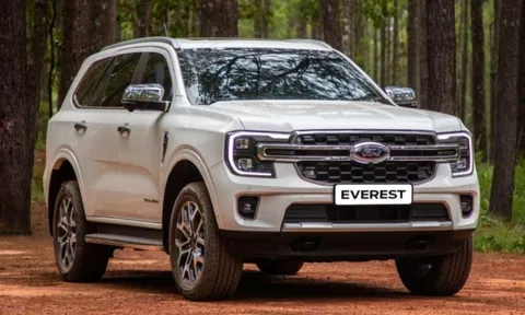 Giá lăn bánh xe Ford Everest giữa tháng 1/2025 kèm ưu đãi hấp dẫn, dễ ‘đè bẹp’ Toyota Fortuner