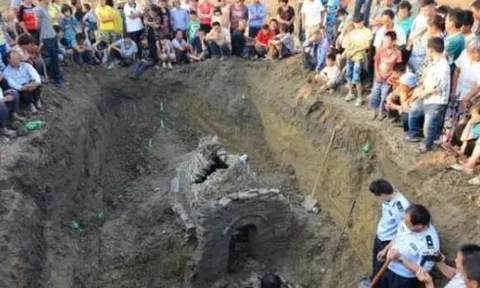 200 năm sau khi bị chôn nhầm vì ngất xỉu lúc sinh con, cảnh tượng bên trong quan tài của người phụ nữ khiến hậu thế bàng hoàng