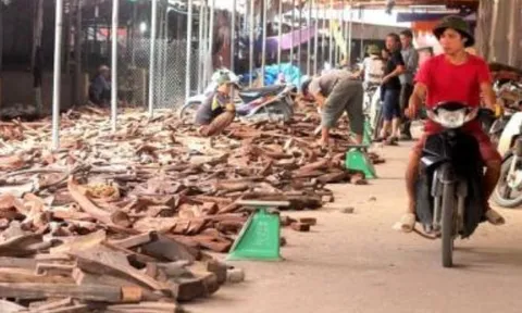 Khu chợ duy nhất Việt Nam bán gỗ quý 'tiền tỷ' theo cân, hàng hiếm đổ đống, người dân thu bộn tiền