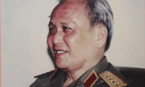 Vị đại tướng đốt toàn bộ bản kiểm điểm của các cán bộ, là huyền thoại được đích thân Bác Hồ đặt bí danh