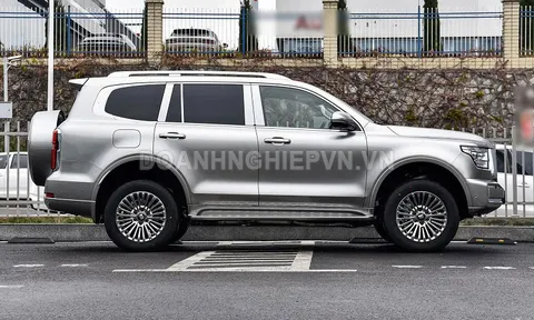 SUV công suất 863 mã lực, trang bị tối tân, giá dễ tiếp cận, ‘đe nẹt’ Toyota Land Cruiser