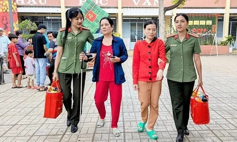 An Giang: Trao 200 phần quà Tết cho người khiếm thị hoàn cảnh khó khăn