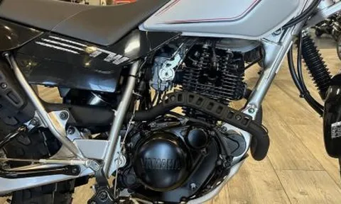 Yamaha chính thức mở bán ‘huyền thoại côn tay’ 200cc mới chất hơn Honda Winner X và Exciter, giá mềm