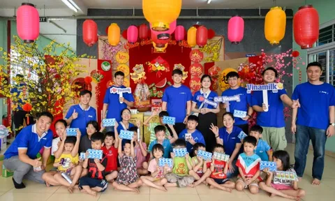 Vinamilk trao tặng hơn 71.000 sản phẩm dinh dưỡng nhân dịp Tết Ất Tỵ 