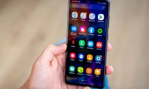 Galaxy S20 FE vẫn quý như vàng cận Tết 2025, trang bị áp chế iPhone 16 giá rẻ như rau từ 4 triệu