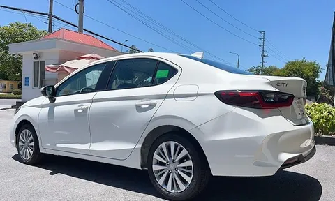 Giá lăn bánh Honda City cuối tháng 1/2025:Ưu đãi kép, triệt hạ cả Hyundai Accent và Toyota Vios