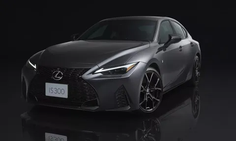 Lexus IS300 2025 bổ sung phiên bản "bóng đêm" đầy quyến rũ