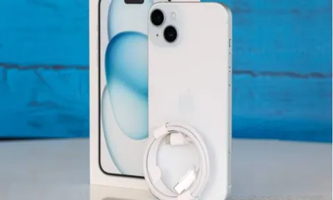 iPhone 15 Plus màn to pin khủng siêu sale 3,5 triệu Tết 2025, trang bị xịn như iPhone 15 Pro Max, so kè Galaxy S25 Plus