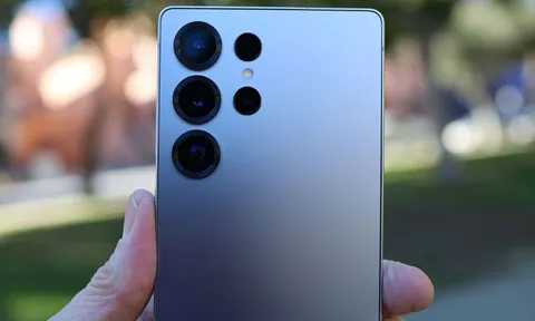 Mở hộp và trên tay Samsung Galaxy S25 Ultra giá từ 33,99 triệu tại Việt Nam