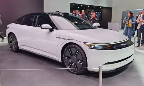 Cận cảnh xe điện của Sony-Honda công suất 483 mã lực, giá từ 2,151 tỷ đồng