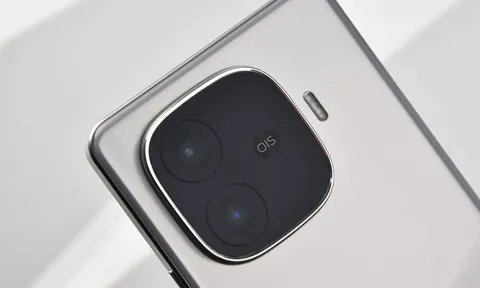 Smartphone cấu hình ‘siêu khủng’, pin 6.400mAh, sạc 80W, giá 7,5 triệu đồng