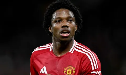 Man United xác nhận chia tay Tyrell Malacia, Ruben Amorim đón siêu hậu vệ giá 0 đồng?