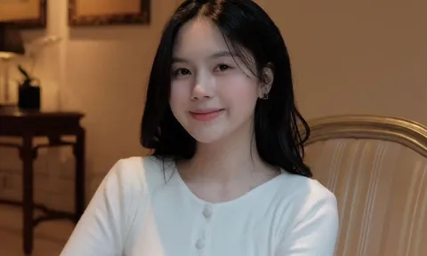 Cô gái Tuyên Quang sinh con cho chồng cầu thủ, xinh đẹp cỡ nào mà netizen xuýt xoá: Dàn WAG đẹp nhất cô này!