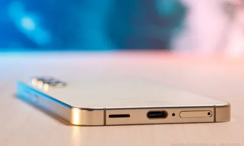 Vua AI nhỏ gọn Galaxy S24 chốt giảm khủng cả chục triệu sau Tết 2025, rẻ vượt mặt cả iPhone 14