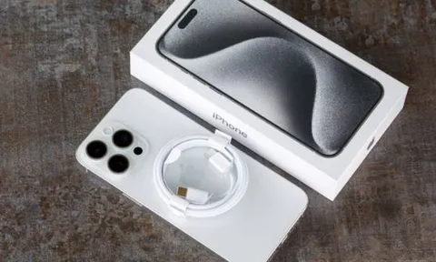Giá đập hộp iPhone 15 Pro Max giảm mạnh gần chục triệu sau Tết 2025, trang bị xịn không thua nhiều iPhone 16 Pro Max