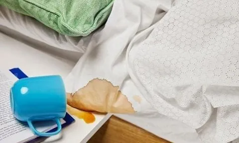 Giặt ga trải giường, hãy đổ một bát nước vào, dù bẩn đến đâu thì sau khi giặt vẫn sạch và mềm mại