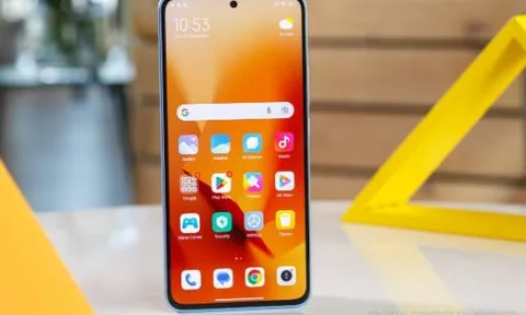 Xiaomi 13T Pro rẻ như cho sau Tết, vua hiệu năng ngang cơ Galaxy S24 Ultra rẻ như Galaxy A55