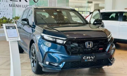 Giá lăn bánh Honda CR-V đầu tháng 2/2025 ở mức hấp dẫn với khách Việt, thách thức Mazda CX-5