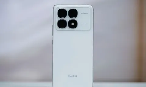 Redmi K70 Ultra rẻ bất ngờ sau Tết, ngang giá Galaxy A55, mạnh đến Galaxy S24 Ultra cũng phải ngả mũ