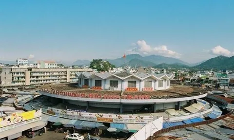 Top 5 ngôi chợ lâu đời nhất Việt Nam: Số 1 không ai không biết, số 4 độc đáo hàng đầu thế giới