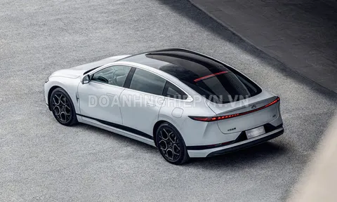 Xe sedan kích thước ngang Toyota Camry, siêu tiết kiệm xăng, nhiều côn nghệ tối tân, giá chưa tới 400 triệu đồng