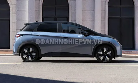 Xe hơi ‘chất như nước cất’, công suất 203 mã lực, giá gần 330 triệu đồng