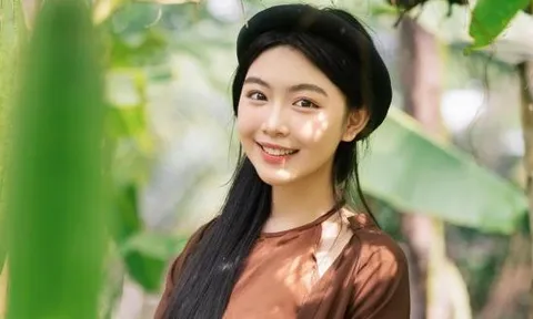 Con gái Quyền Linh trong hình ảnh mới: Nhan sắc nức nở, thần thái kiêu sa chuẩn tiểu thư