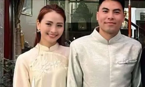 Người hâm mộ ‘choáng váng’ trước số tiền mà tiền vệ Phạm Đức Huy chuyển cho MC Huyền Trang Mù Tạt ngày Valentine