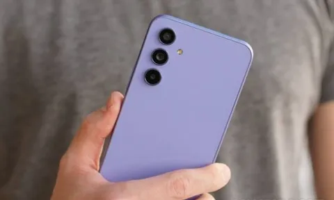 Galaxy A54 5G đại hạ giá sau Tết, vua Android tầm trung rẻ như bèo trang bị đè bẹp iPhone 16