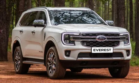 Giá lăn bánh Ford Everest đang cực rẻ giữa tháng 2/2025, đè bẹp Toyota Fortuner và Hyundai Santa Fe