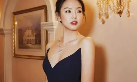 Ngỡ ngàng trước nhan sắc người phụ nữ đẹp nhất thế giới, ở tuổi 40 vẫn đẹp như hoa