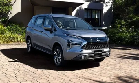 Giá lăn bánh Mitsubishi Xpander giữa tháng 2/2025 giảm sâu nhờ ưu đãi lớn, đe nẹt Toyota Veloz Cross