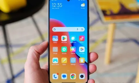 Redmi 12 ‘bắt đáy’ chỉ 2,6 triệu, thiết kế đẹp như iPhone 12 Pro Max, màn lớn thỏa sức giải trí